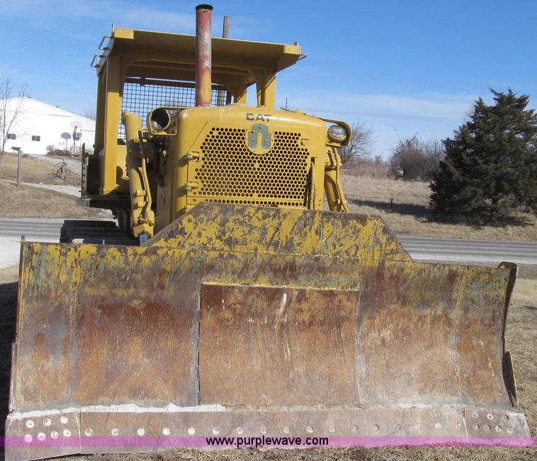 image for item G2220 1972 Caterpillar D7F dozer