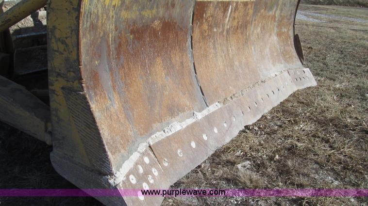 image for item G2220 1972 Caterpillar D7F dozer