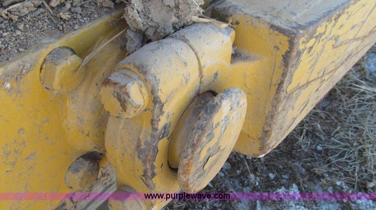 image for item G2220 1972 Caterpillar D7F dozer
