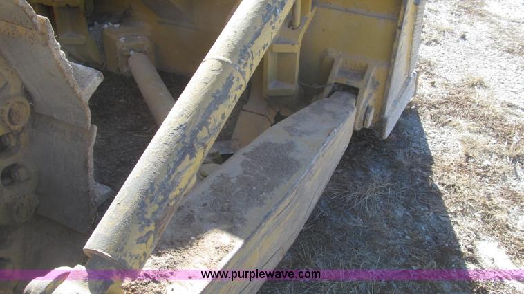 image for item G2220 1972 Caterpillar D7F dozer