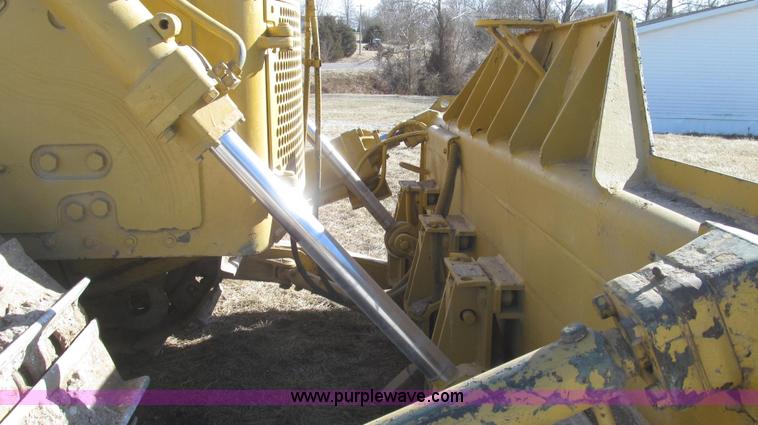 image for item G2220 1972 Caterpillar D7F dozer