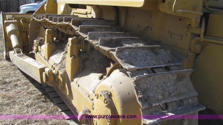 image for item G2220 1972 Caterpillar D7F dozer