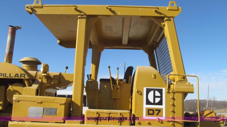 image for item G2220 1972 Caterpillar D7F dozer