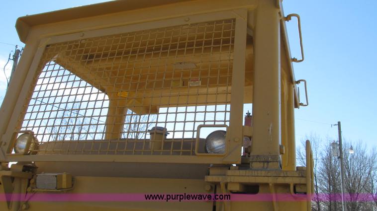image for item G2220 1972 Caterpillar D7F dozer