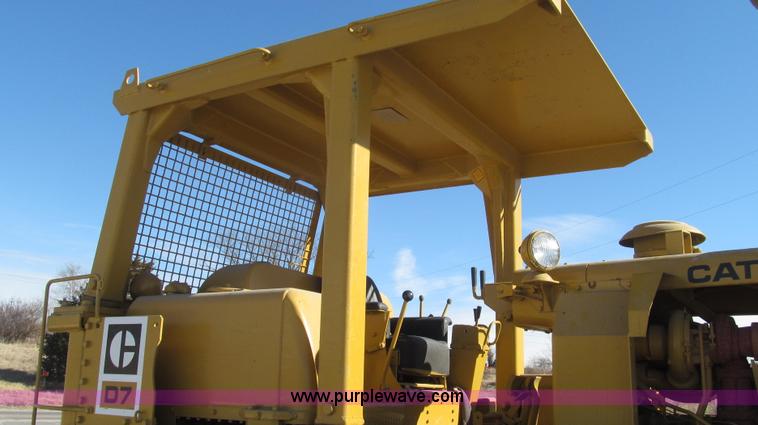 image for item G2220 1972 Caterpillar D7F dozer