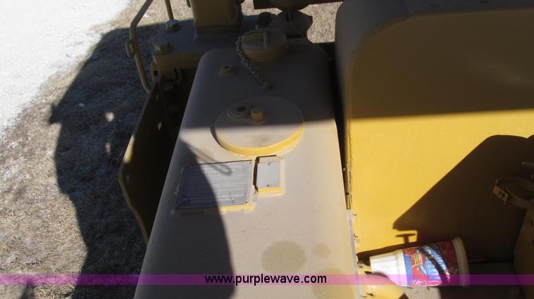 image for item G2220 1972 Caterpillar D7F dozer