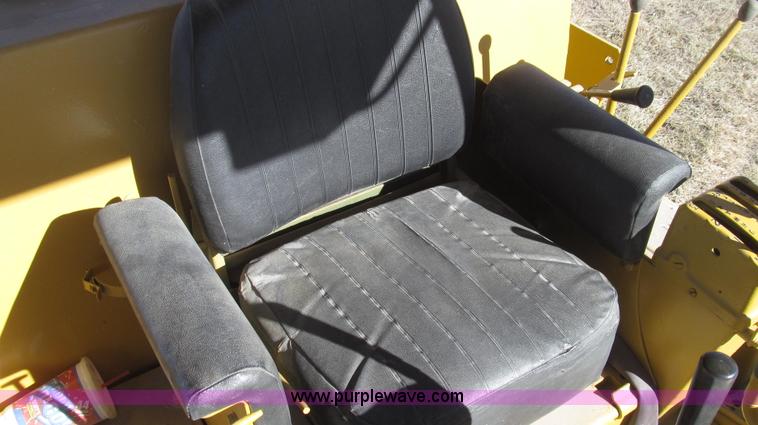 image for item G2220 1972 Caterpillar D7F dozer