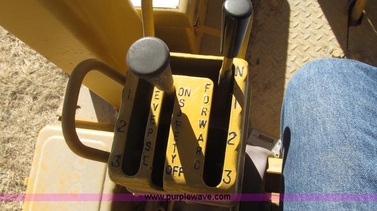 image for item G2220 1972 Caterpillar D7F dozer