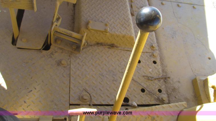 image for item G2220 1972 Caterpillar D7F dozer