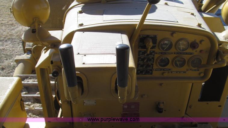 image for item G2220 1972 Caterpillar D7F dozer