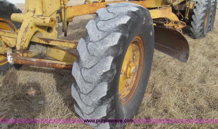 image for item G2221 1960 Caterpillar 112E motor grader