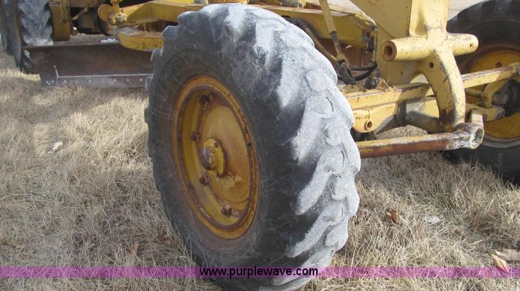 image for item G2221 1960 Caterpillar 112E motor grader