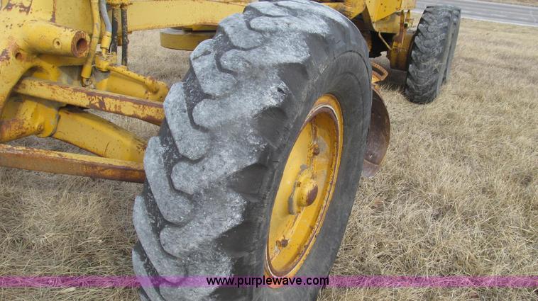 image for item G2222 1973 Caterpillar 112F motor grader