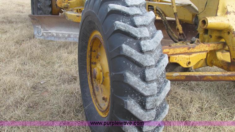 image for item G2222 1973 Caterpillar 112F motor grader