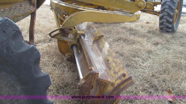 image for item G2222 1973 Caterpillar 112F motor grader
