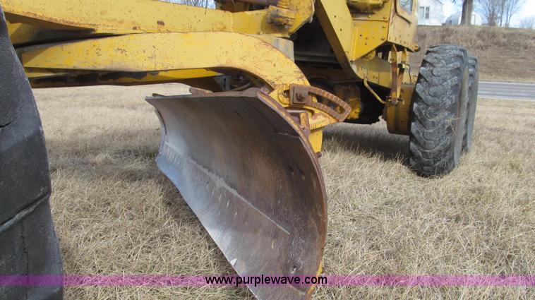 image for item G2222 1973 Caterpillar 112F motor grader