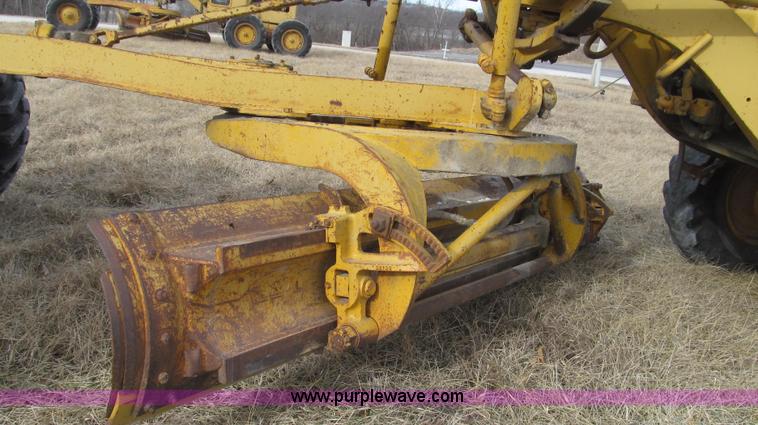 image for item G2222 1973 Caterpillar 112F motor grader