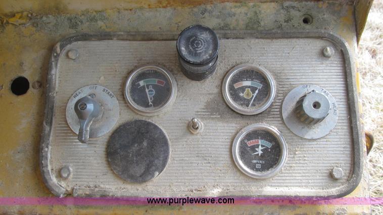 image for item G2222 1973 Caterpillar 112F motor grader