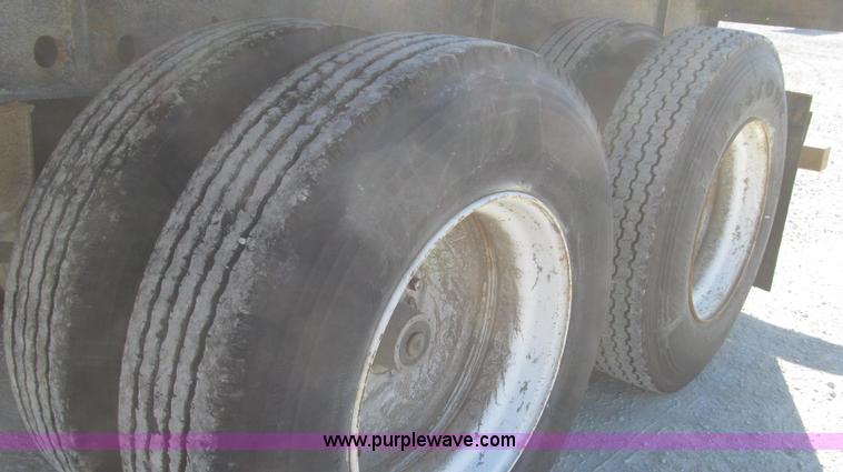 image for item G2237 1996 Transcraft TL2000 Super Beam flatbed trailer