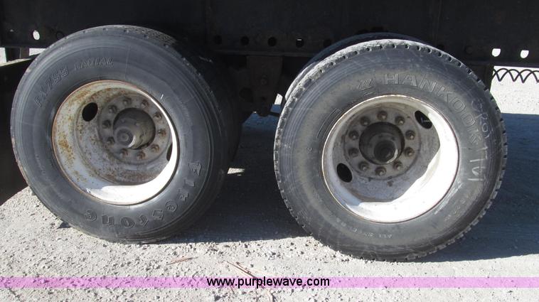 image for item G2237 1996 Transcraft TL2000 Super Beam flatbed trailer