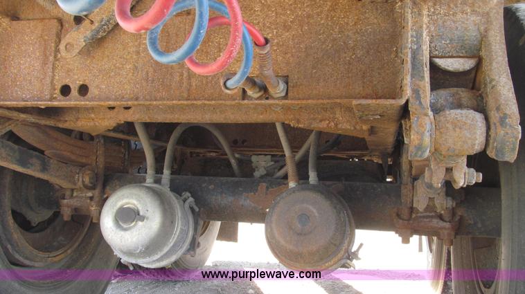 image for item G2237 1996 Transcraft TL2000 Super Beam flatbed trailer