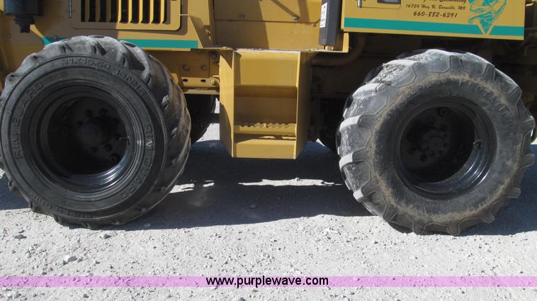 image for item G2240 1999 Vermeer V5750 trencher