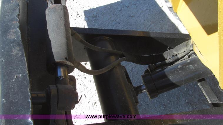 image for item G2240 1999 Vermeer V5750 trencher