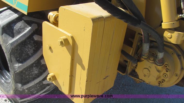 image for item G2240 1999 Vermeer V5750 trencher