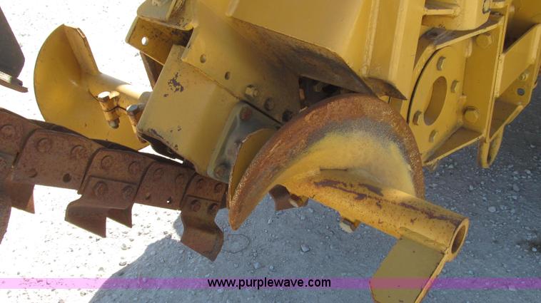 image for item G2240 1999 Vermeer V5750 trencher