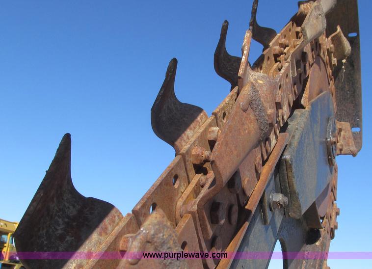 image for item G2240 1999 Vermeer V5750 trencher