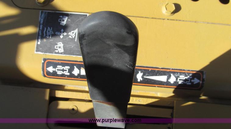 image for item G2240 1999 Vermeer V5750 trencher