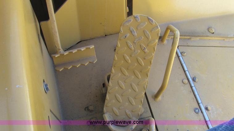 image for item G2240 1999 Vermeer V5750 trencher