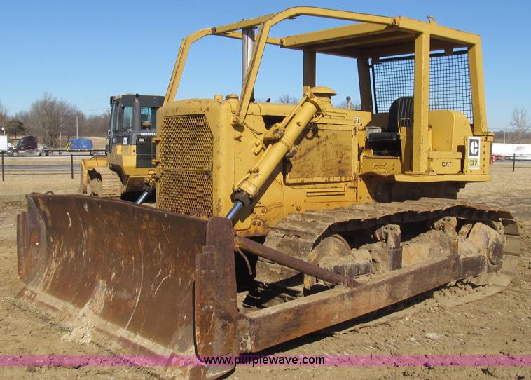 image for item G2241 1972 Caterpillar D7F dozer