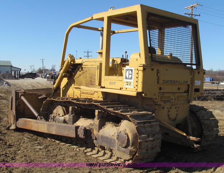 image for item G2241 1972 Caterpillar D7F dozer
