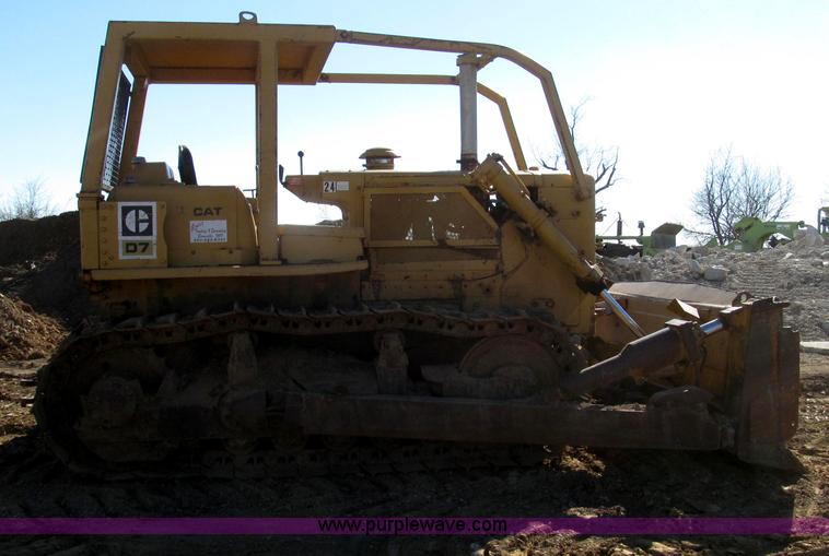 image for item G2241 1972 Caterpillar D7F dozer