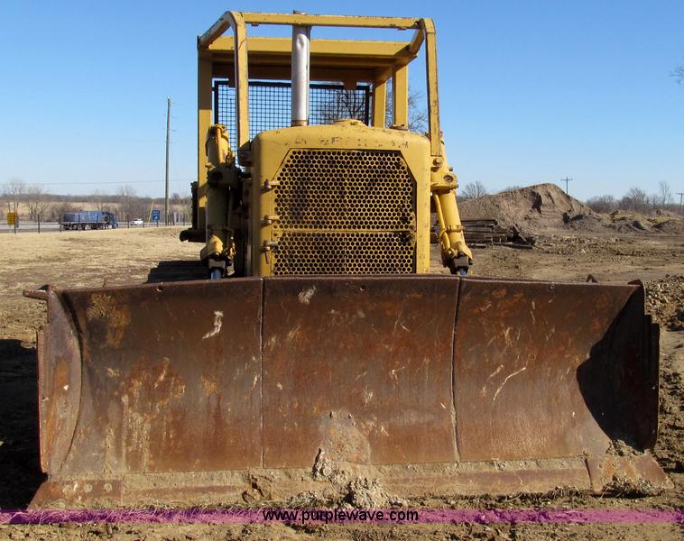 image for item G2241 1972 Caterpillar D7F dozer