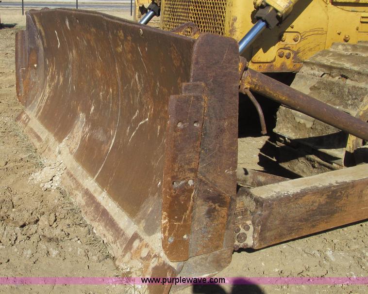 image for item G2241 1972 Caterpillar D7F dozer