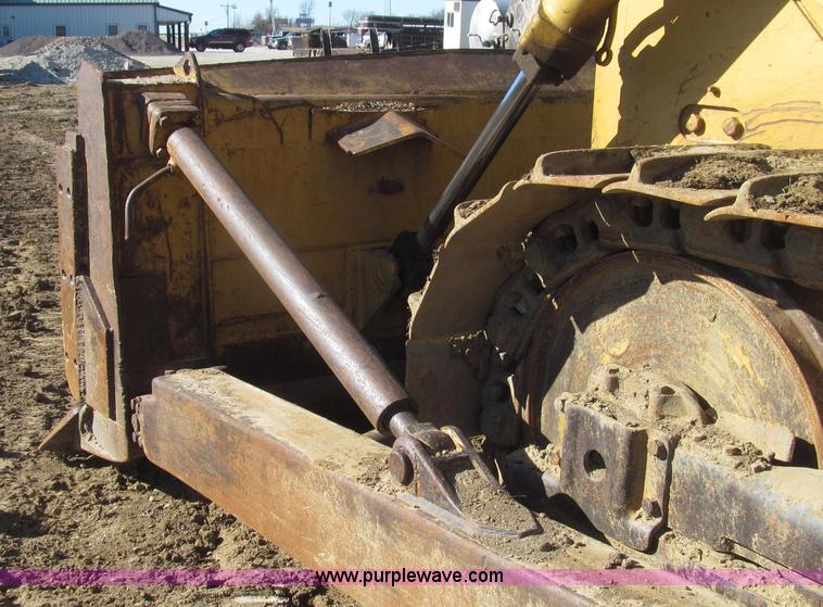 image for item G2241 1972 Caterpillar D7F dozer