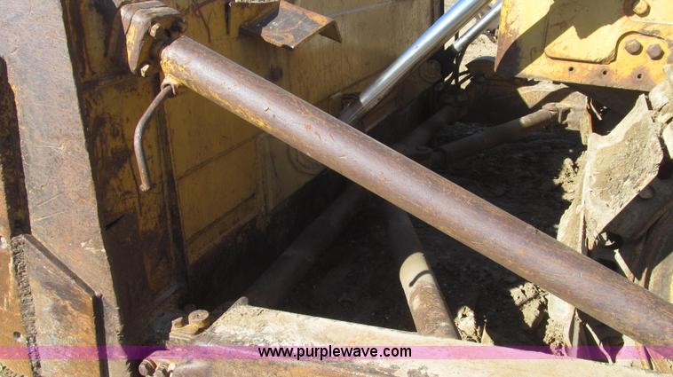image for item G2241 1972 Caterpillar D7F dozer