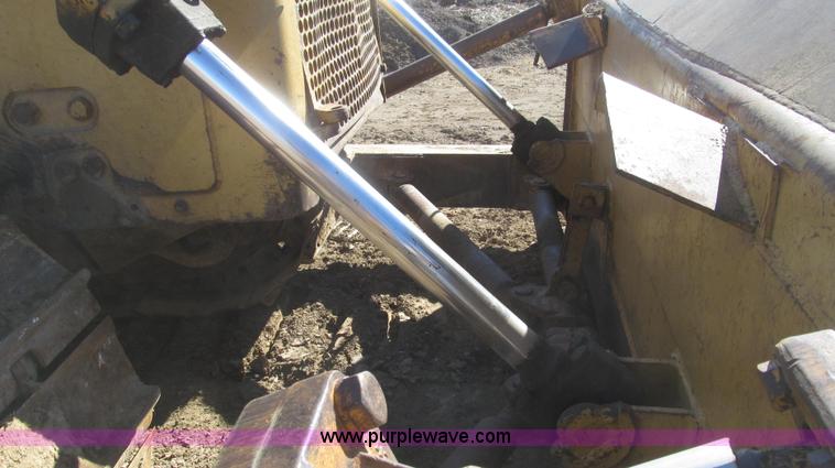 image for item G2241 1972 Caterpillar D7F dozer
