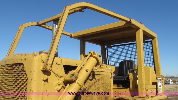 image for item G2241 1972 Caterpillar D7F dozer