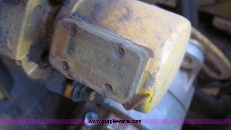 image for item G2241 1972 Caterpillar D7F dozer