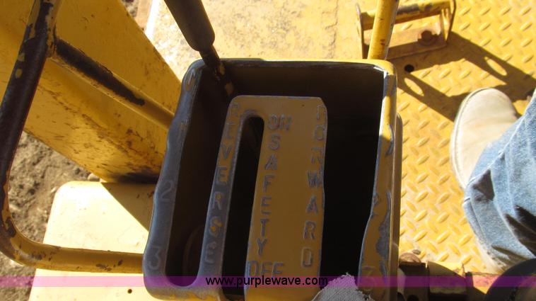 image for item G2241 1972 Caterpillar D7F dozer