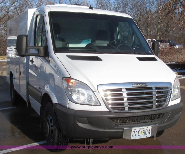 image for item G2256 2007 Freightliner Sprinter 3500 service truck