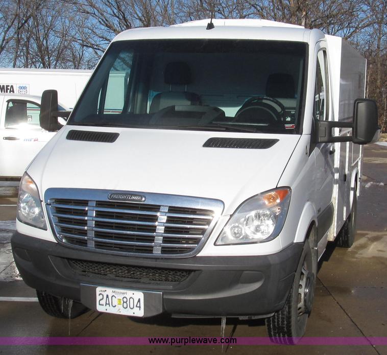image for item G2256 2007 Freightliner Sprinter 3500 service truck