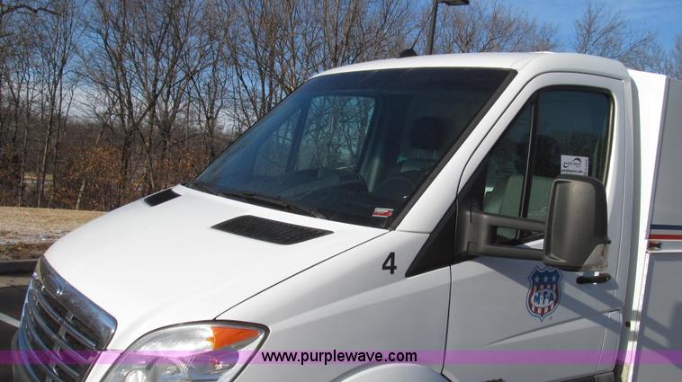 image for item G2256 2007 Freightliner Sprinter 3500 service truck