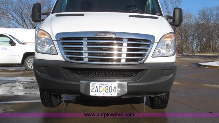 image for item G2256 2007 Freightliner Sprinter 3500 service truck