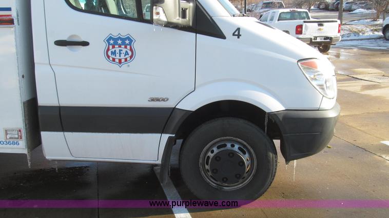 image for item G2256 2007 Freightliner Sprinter 3500 service truck