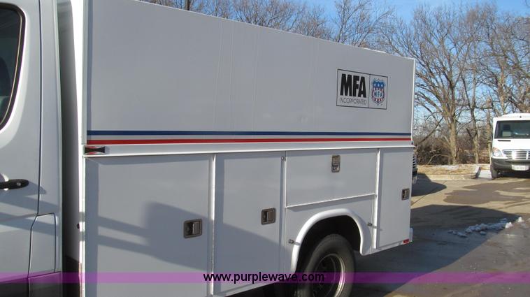 image for item G2256 2007 Freightliner Sprinter 3500 service truck