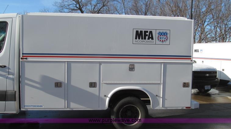 image for item G2256 2007 Freightliner Sprinter 3500 service truck